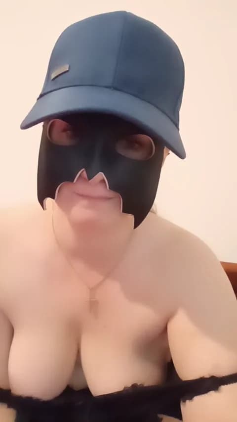 Elina94 HD Camrip • 73min • 2026-01-12 10:30