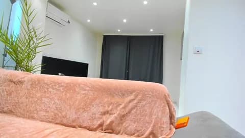 MissPanthera HD Camrip • 34min • 2026-04-16 14:07