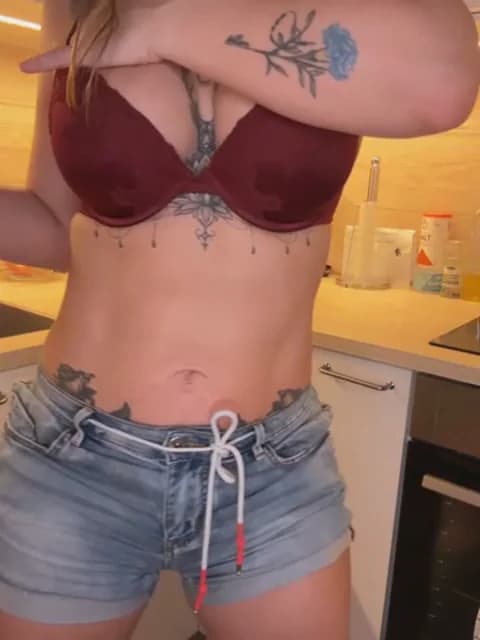 NymphoSwede HD Camrip • 38min • 2026-04-07 17:04