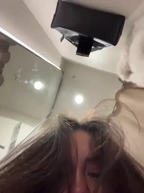 OlivkaVif HD Camrip • 33min • 2026-01-15 15:23